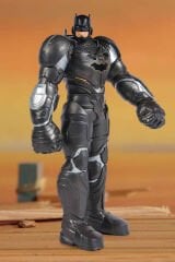 DC Batman Giant Serisi Batman Figür 30 cm: Yarasa Zırhıyla Gelen Büyük Eğlence