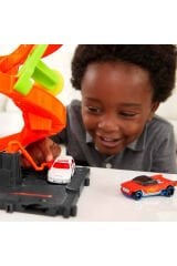 Hot Wheels Mega Araba Yıkama Kulesi: Döner Spiral ve İki Su Tankıyla Gerçekçi Yıkama Deneyimi!