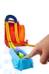 Hot Wheels Track Builder Benzin Bidonu Akrobasi Seti: Kendi Pistini İnşa Et, Hız ve Akrobasiye Doy!