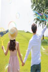 Eğlenceli Baloncuk Seti: 4 Büyük, 4 Küçük Aparat ve 500 ml Solüsyon ile Sınırsız Eğlence!