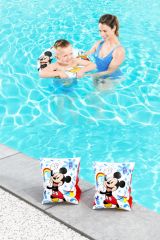 Su Maceralarına Mickey Mouse Büyüsü! Mickey Mouse Temalı Deniz Simidi ve Kolluklarla Eğlenceyi Katla