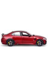 Alfa Romeo Giulia GTAm 1:18 Ölçek Model: Detaylarda Yarış Ruhu!